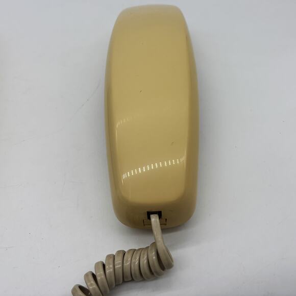 Vtg Western Electric Trimline Rotary Dial Telephone Harvest Gold AT&T Desktop 84 - Picture 4 of 9